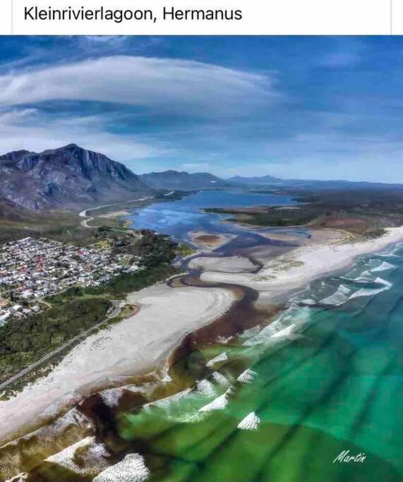 Hermanus Whale Capital - Lagoon & Sea View Villa Exterior photo